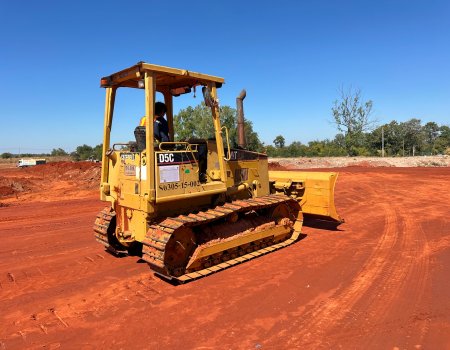 ขายรถแทคเตอร์มือสองCAT D5C เอกสารทะเบียน ขาย 450,000 ดุรถที่บ่อวิน ชลบุรี 